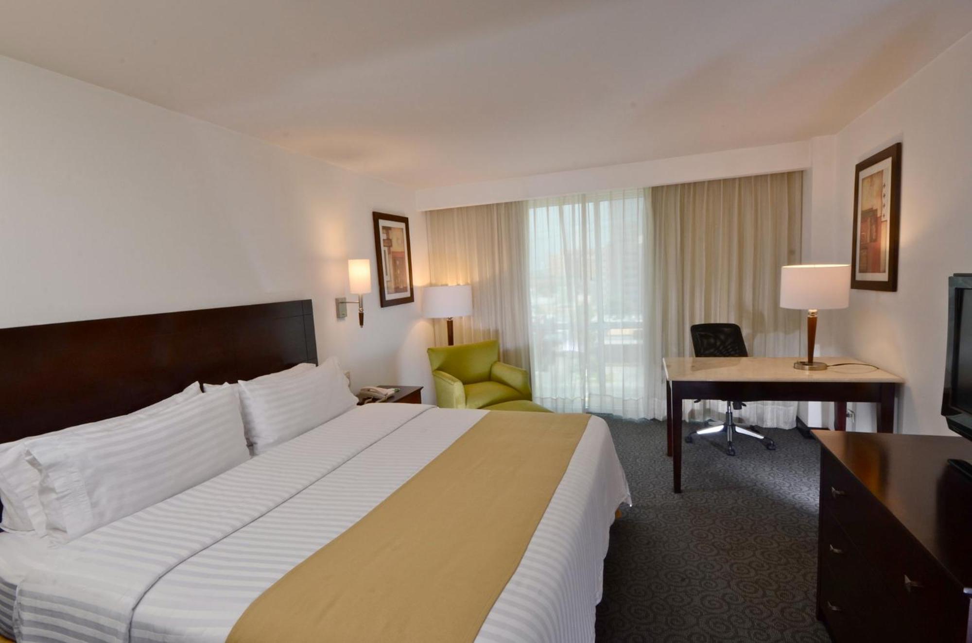 Holiday Inn Monterrey Valle By Ihg San Pedro Garza Garcia Dış mekan fotoğraf